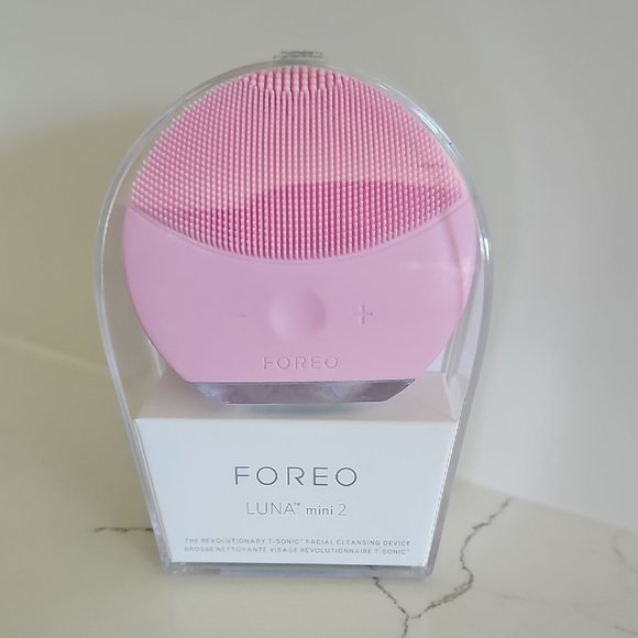 FOREO Luna Mini 2 Skincare Device - Light Pink